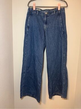Levi’s Classic Wide-Leg Blue Jeans with Trouser pocket